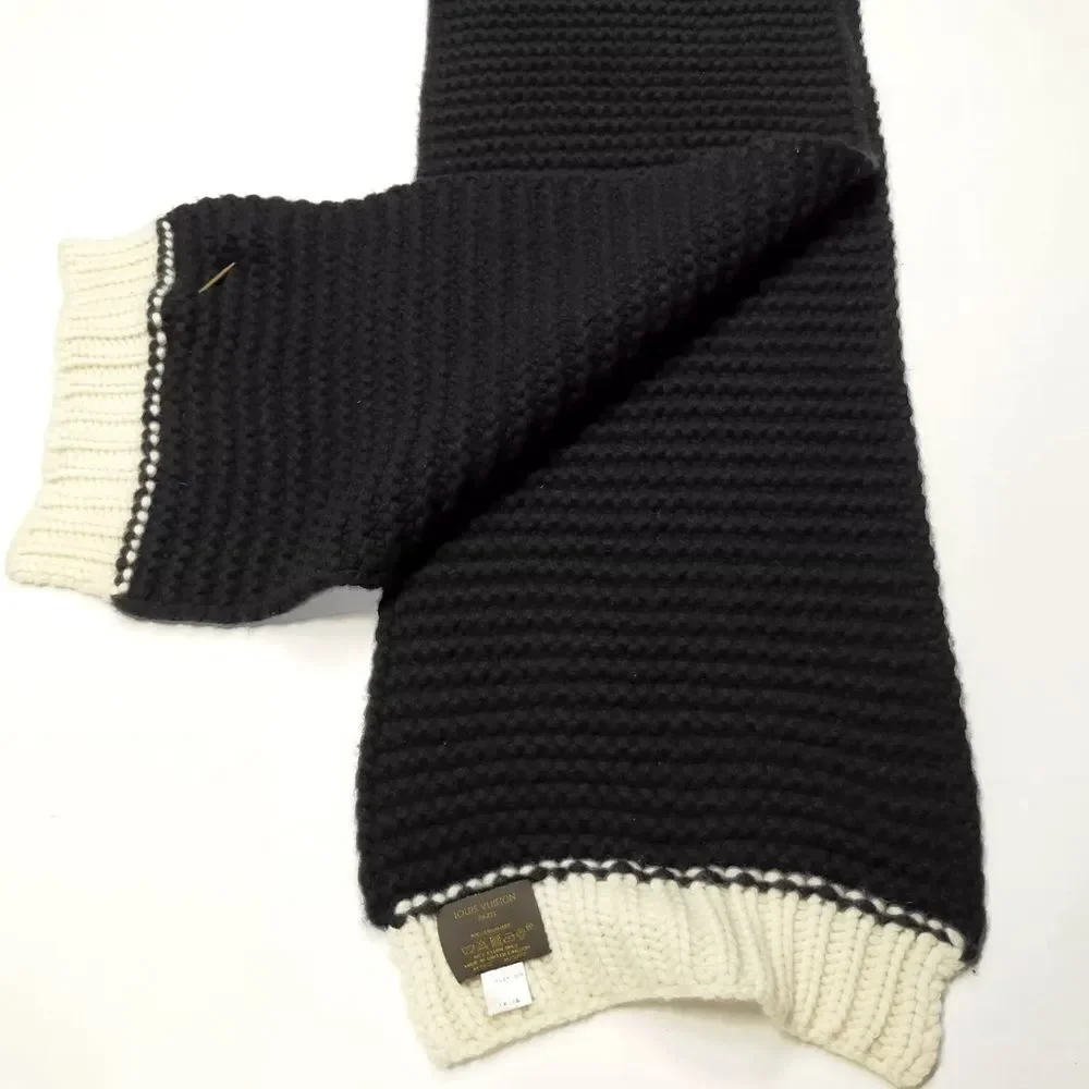 Louis Vuitton Black White Chunky Knit Cashmere Scarf Stole Muffler Shawl Pin